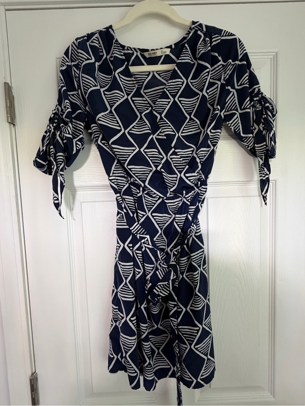 Old Navy Navy and White Geometric Wrap Midi Dress XS